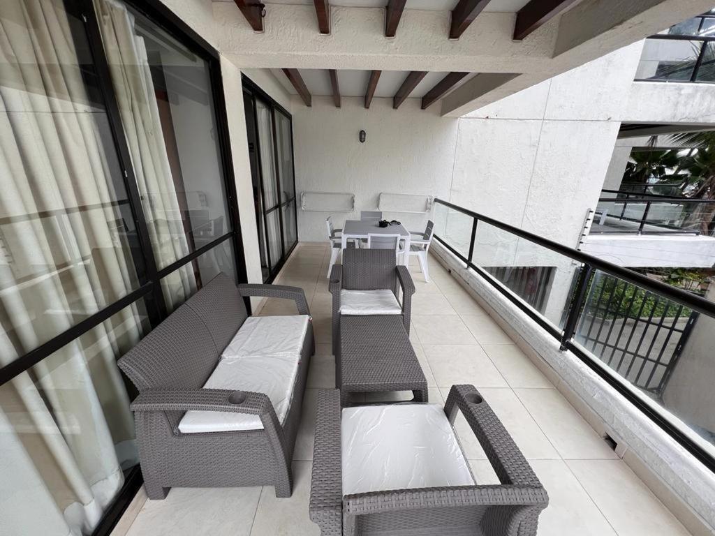 Edificio Bay Point Apto 207 *